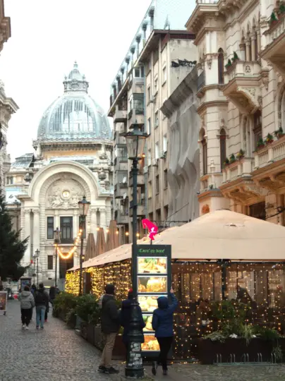 Bucarest en pocas palabras - tour a pie privado de medio día