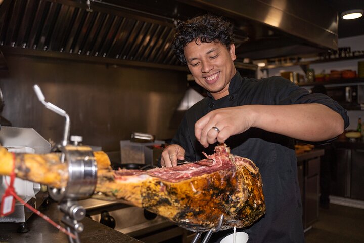 Tour de tapas por el casco antiguo de Barcelona : Vermut, bocados & gemas ocultas