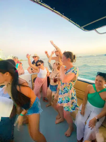 Cartagena: Fiesta en lancha rápida en la bahía con barra libre