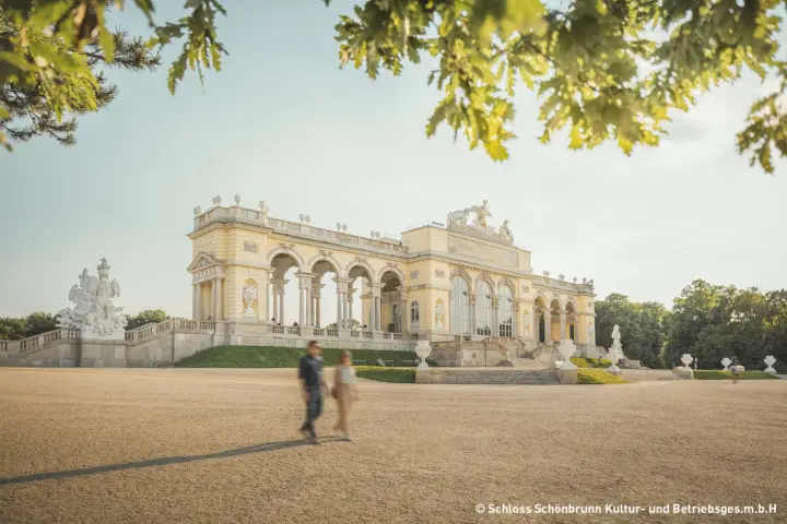 Vienna: Schönbrunn Palace & Garden Skip-the-Line Guided Tour