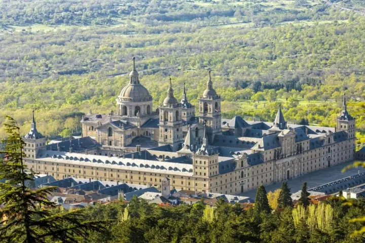 Desde Madrid: Viaje a El Escorial, Valle de los Caídos y Segovia