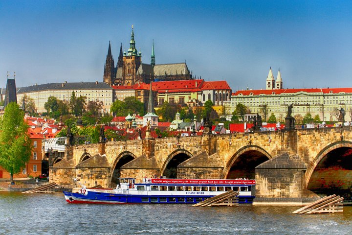 Praga : Tour por la Gran Ciudad con Bus, Castillo exteriores & Crucero por el río