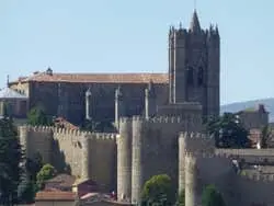 Tour en tuk tuk por Ávila