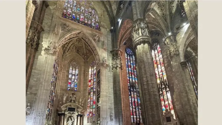 Milan: Duomo Express Tour with Rooftop and Museum Entry