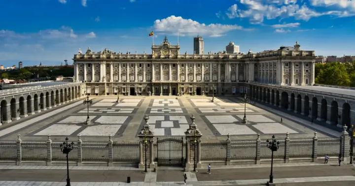 Madrid: visita guiada al Palacio Real con acceso prioritario