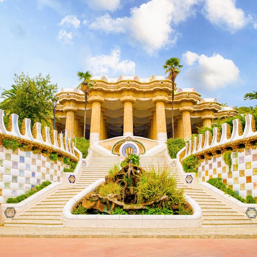 Park Güell: Fast Track Ticket + Guided Tour