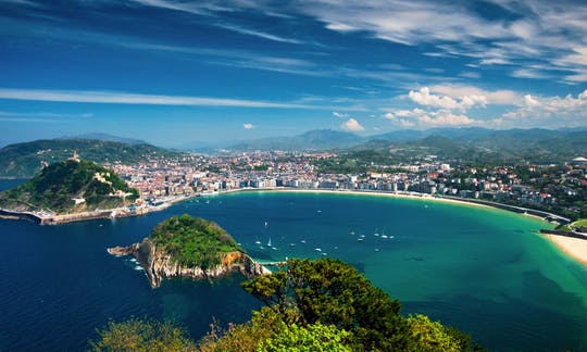 Excursión de día completo a San Sebastián y Biarritz