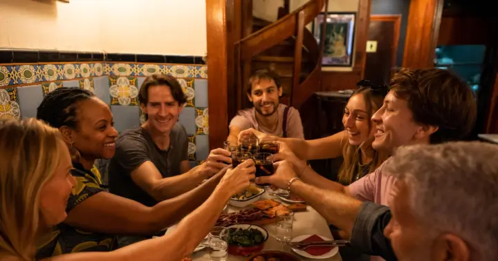 Barcelona Gothic Quarter: Small-Group VIP Tapas & Wine Tour