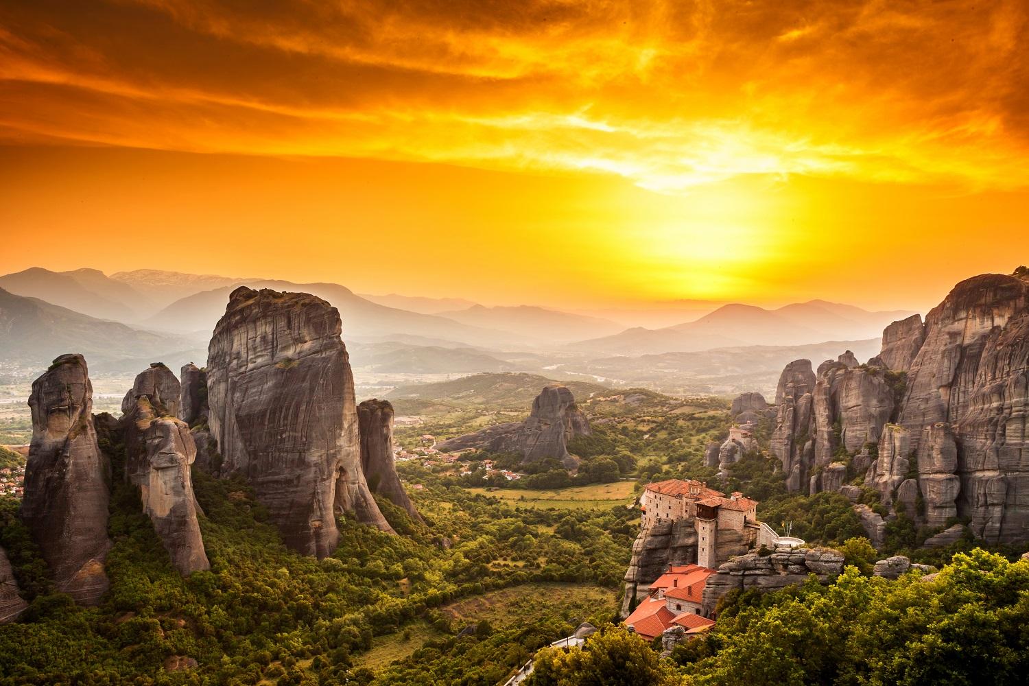 Atenas: excursión de 2 días a Meteora con alojamiento