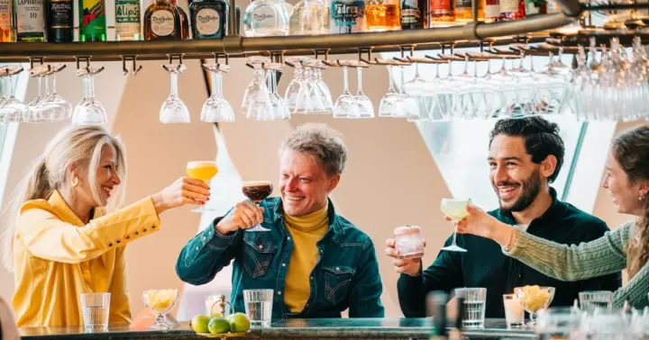 Vienna: Evening Food Tour with Dinner, Wine & Cocktails