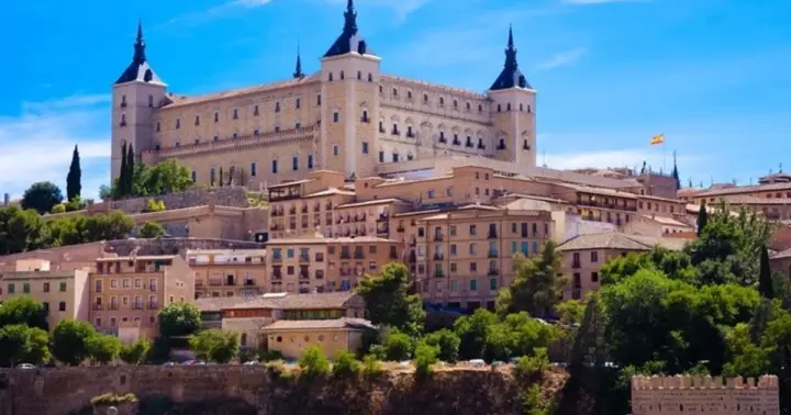 Toledo : Tour privado a pie con guía profesional