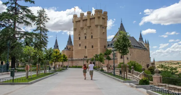 Madrid: excursión de 1 día a Segovia, Ávila y Toledo con almuerzo y entrada