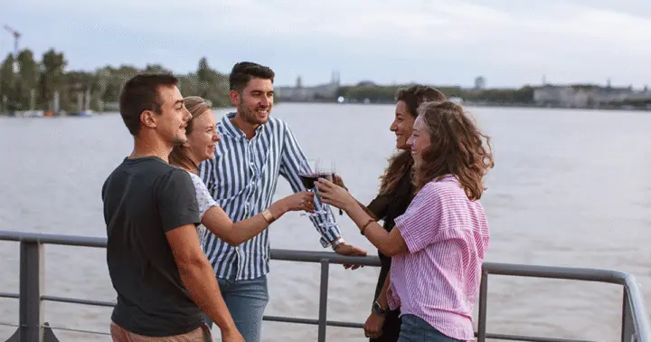 Bordeaux: Evening Apéritif Cruise on the River Garonne