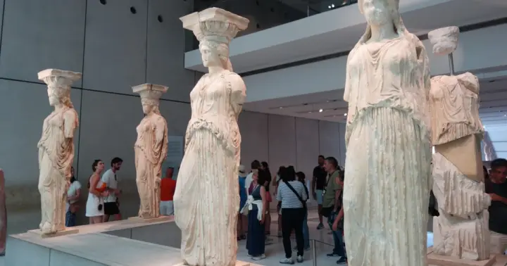 Athens: Acropolis Small Group (max: 8) Guided Tour