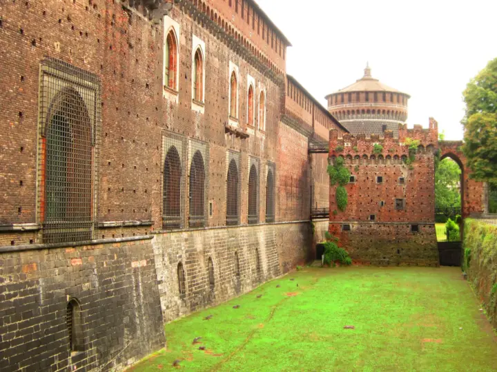 Visita a la Catedral de Milán, el Castillo Sforza y la Piedad de Miguel Ángel