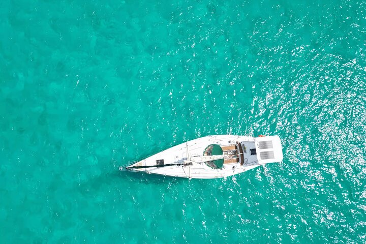 Experiencia Privada Navegación de día completo en Ibiza y Formentera