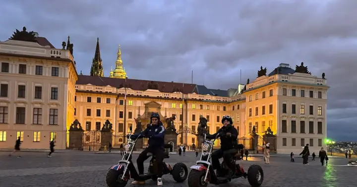Prague City sightseeing in Night Trike Tour