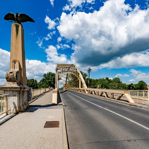 Big Bus Budapest: Hop-on Hop-off Bus Tour