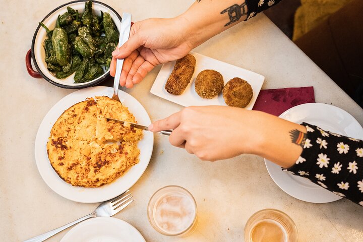 Tour gastronómico de Barcelona : Tapas, bebidas y delicias con un local