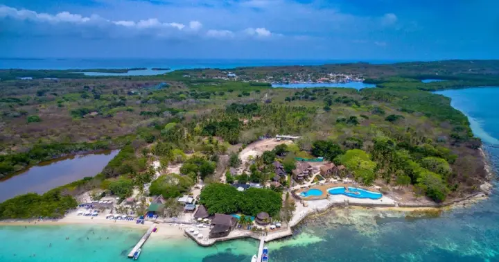 Cartagena: 3 Private Islands Day Trip with Lunch & Drinks