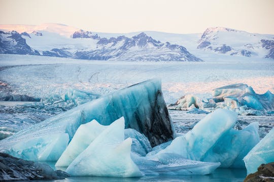 Excursión a una cueva de hielo en el Parque Nacional de Vatnajökull