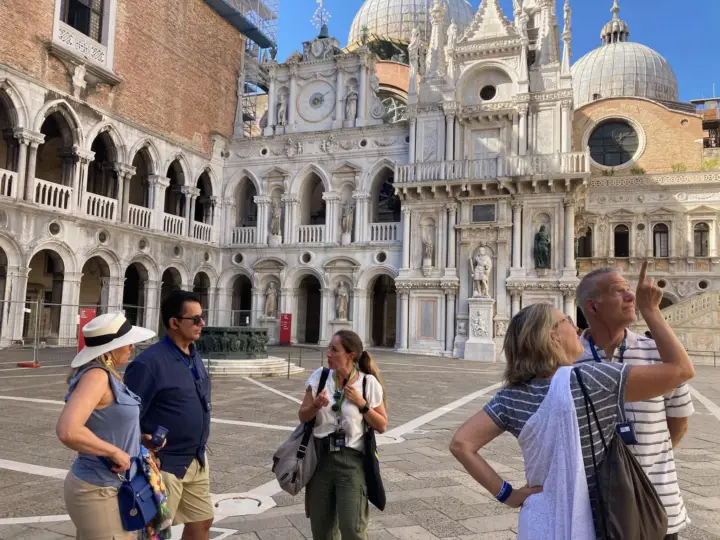 Venice: Private Tour with Doge's Palace, St. Mark's, Gondola
