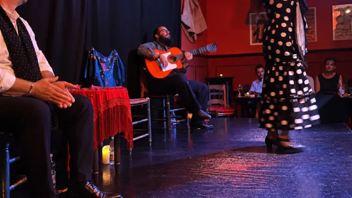 Málaga: noche de tuk tuk, tapas y flamenco