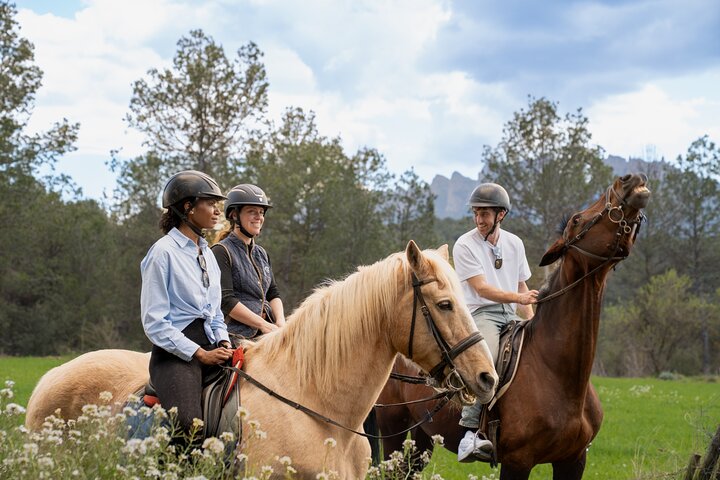 Excursión a pie y a caballo por Montserrat para grupos pequeños