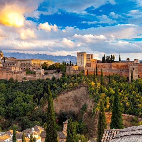 Alhambra y Palacios nazaríes: Tour guiado + Transporte desde Málaga