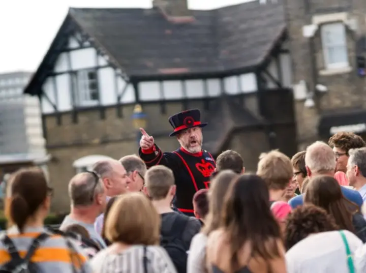 Tower of London: Pre-Opening Entry and Beefeater Ceremony