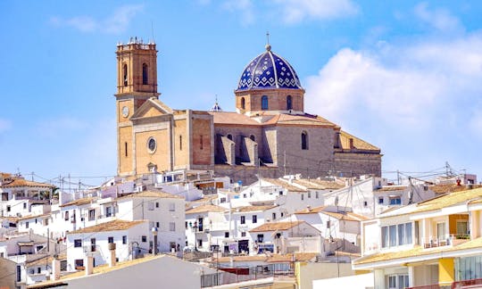 Tour de día completo a Guadalest, Altea y Fuentes del Algar desde Valencia