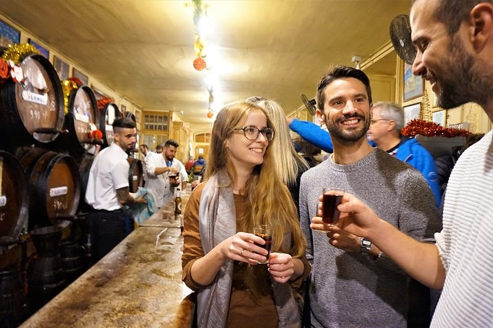 Tour de flamenco, tapas y vino: lo mejor de Málaga en una noche