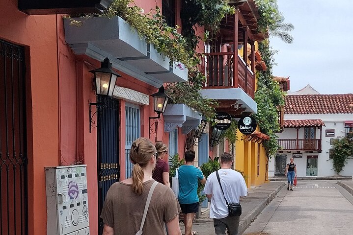 Tour por el casco antiguo amurallado!