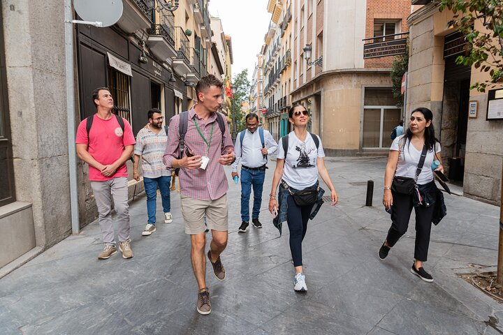 Visita privada al Museo del Prado y los barrios emblemáticos de Madrid