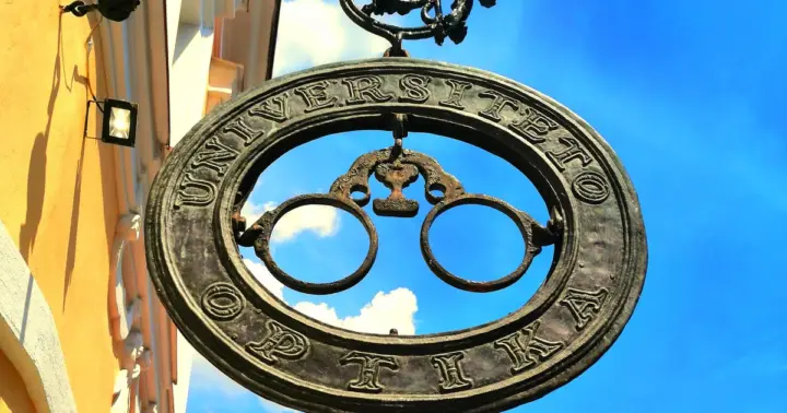 Vilnius: Old Town Walking Tour with Local Stories