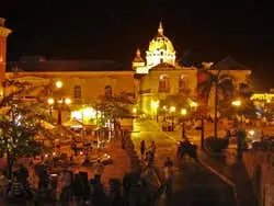 Tour nocturno por Cartagena con cena