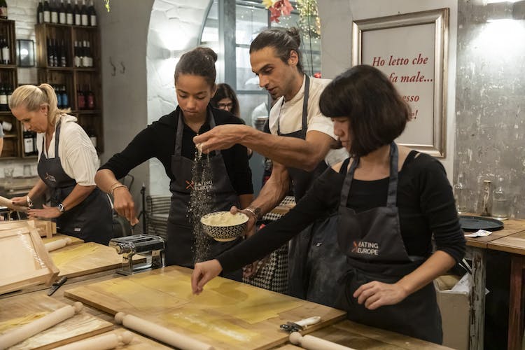 Recorrido gastronómico por el Trastevere de Roma con clase para hacer pasta