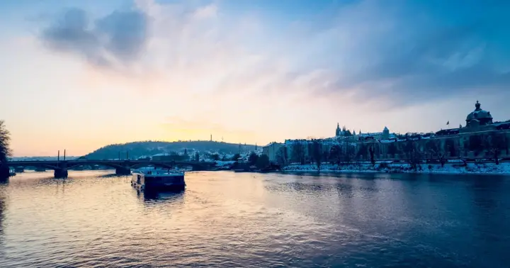 Prague: 50-Minute Sightseeing Evening Cruise
