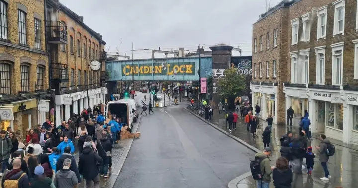Camden Pub and Walking Tour