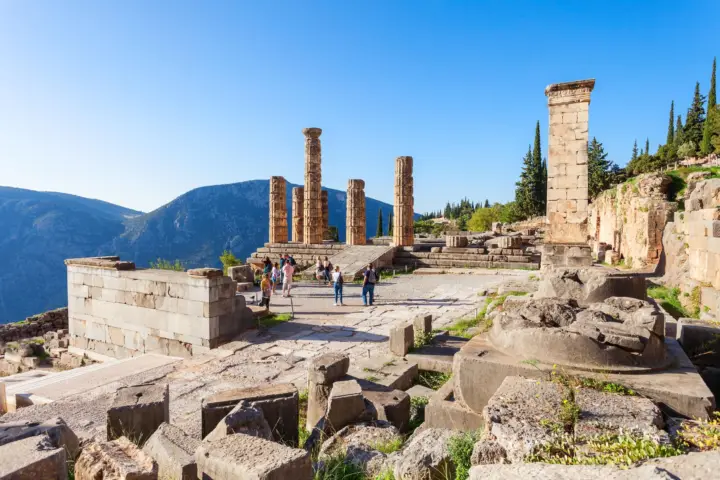 Desde Atenas: excursión de un día a Delfos con guía de habla hispana