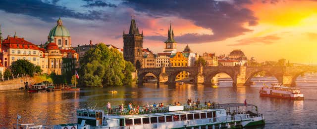 Crucero con comida y música en directo
