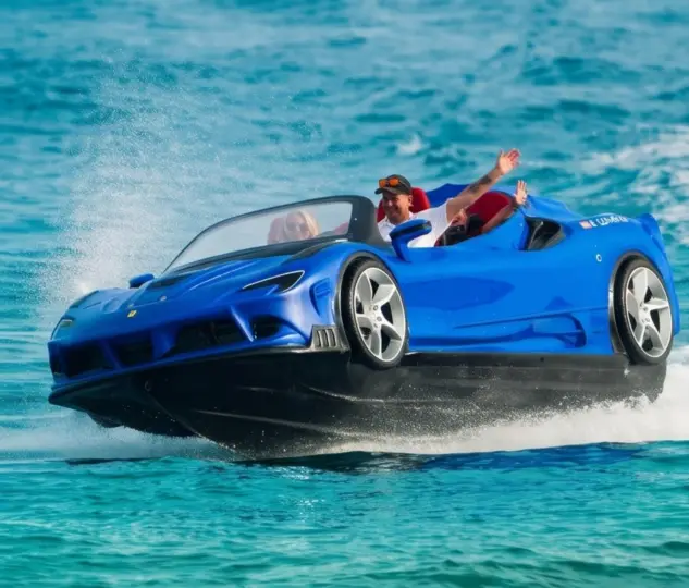 Barcelona: Paseo en Jetcar 150cv con Audio Bluetooth y Aperitivo Incluido
