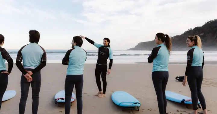 Clase de Surf, Paseo cultural y Ruta de Pintxos en San Sebastian