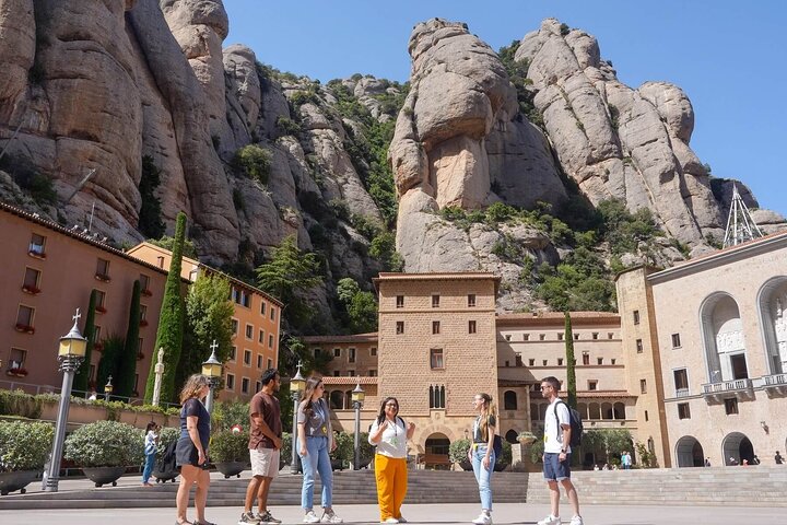 Tour por la tarde de Montserrat y acceso prioritario a la Virgen Negra