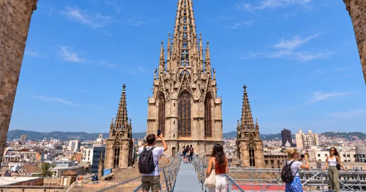 Barcelona: Cathedral Guided Tour with Rooftop Access