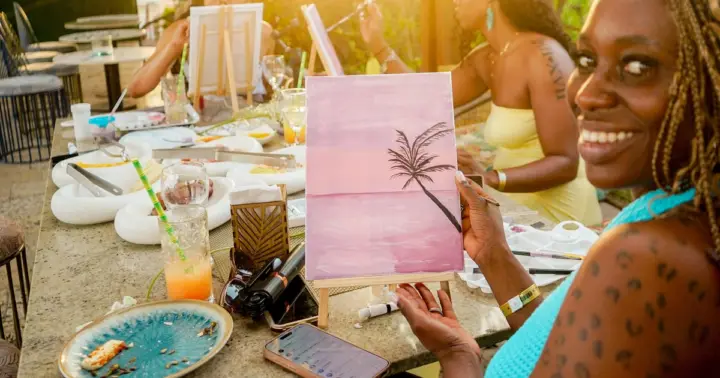Cartagena: Premium Rooftop Art, Brunch & Sunset Experience