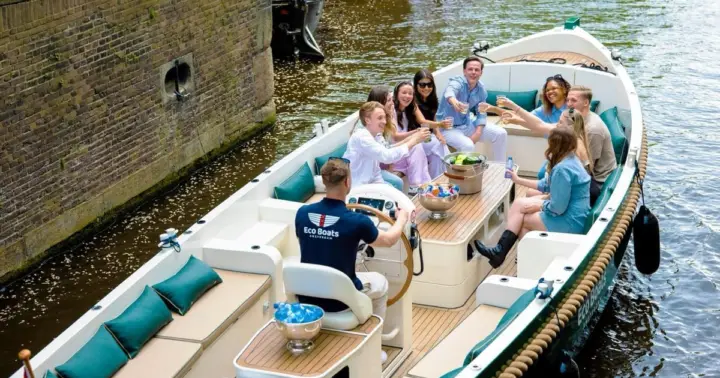 Amsterdam: Canal Cruise on Eco Boat with Live Local Skipper