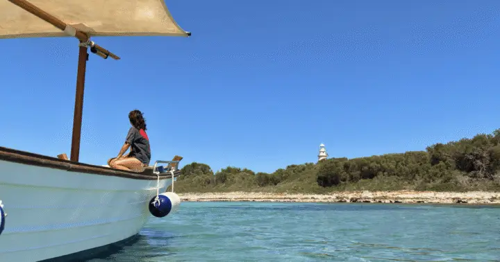 Alcúdia: Private Boat Tour to Lighthouse Island. Tapas and wine included