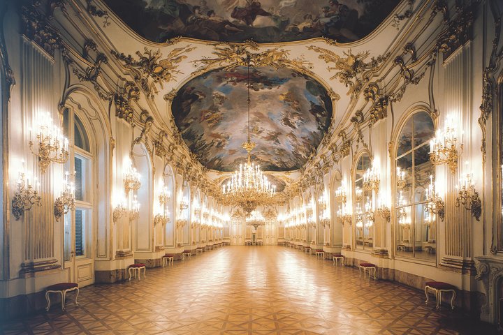 Vienna: Skip the Line Schönbrunn Palace and Gardens Guided Tour