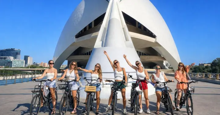 Valencia: Old Town to City of Arts E-Bike Tour